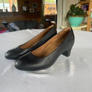 Shoes For Crews Olivia Slip-Resistant Pump